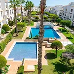 Bravo Hills - Casa Jean